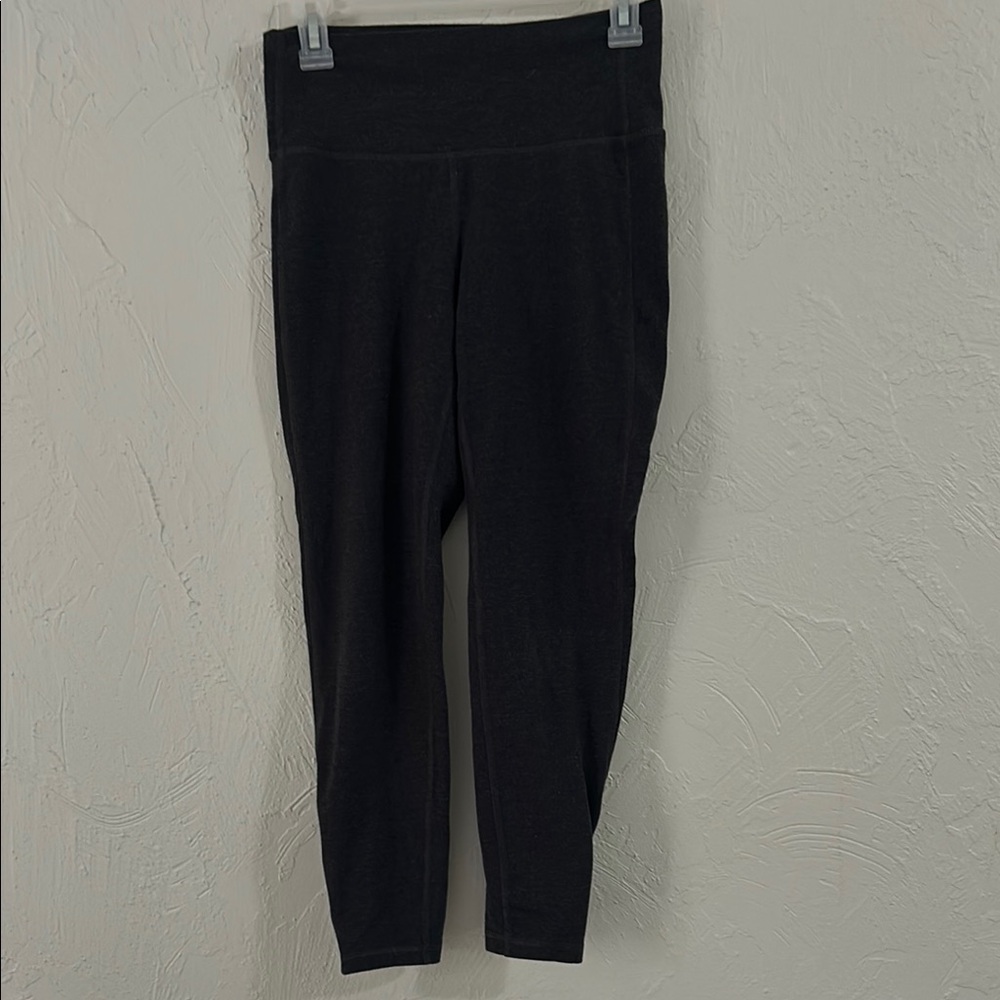 Dark Gray Old Navy Active Balance High Waistband Leggings w/ leg cut outs - Picture 4 of 5